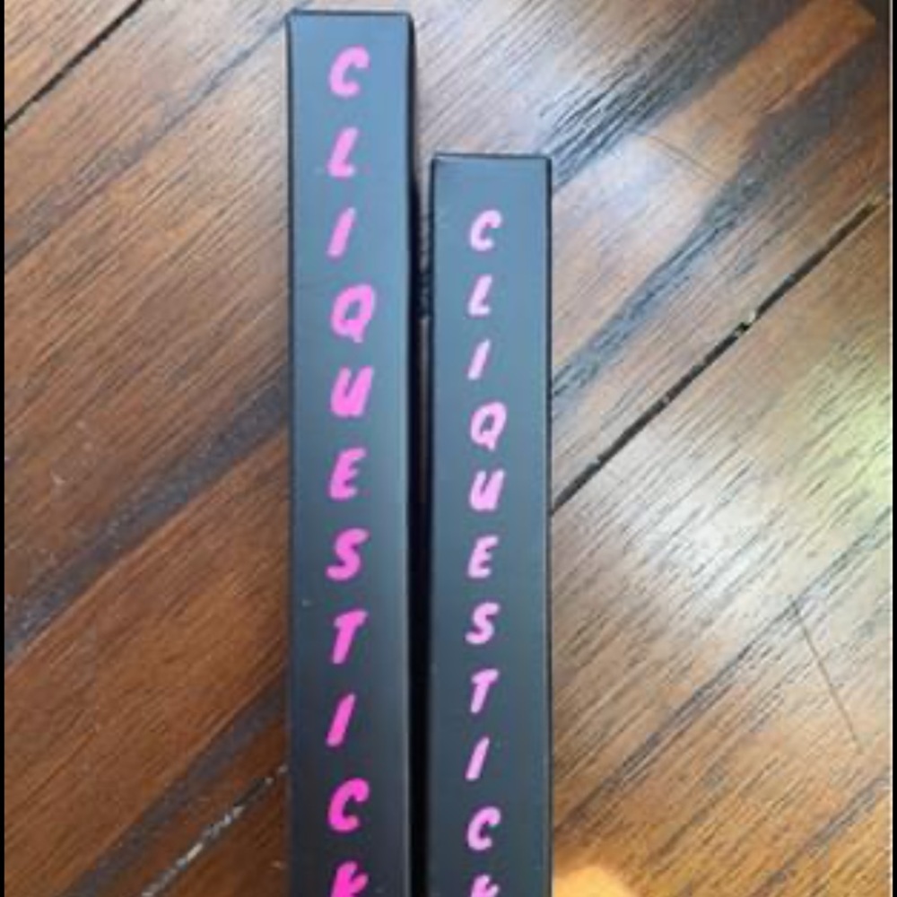 Matte liquid lipstick and matching liner